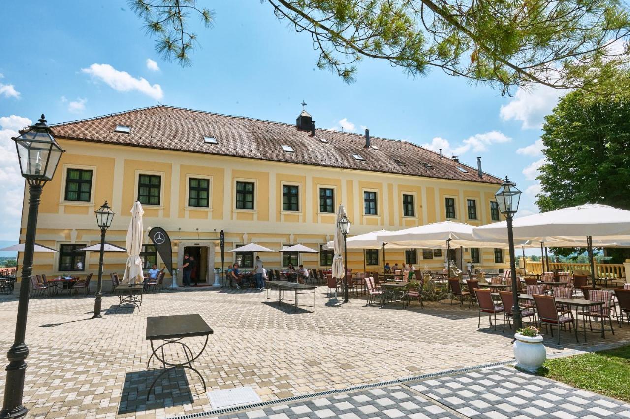 Hotel & Restoran Dvorac Gjalski Zabok Exterior foto