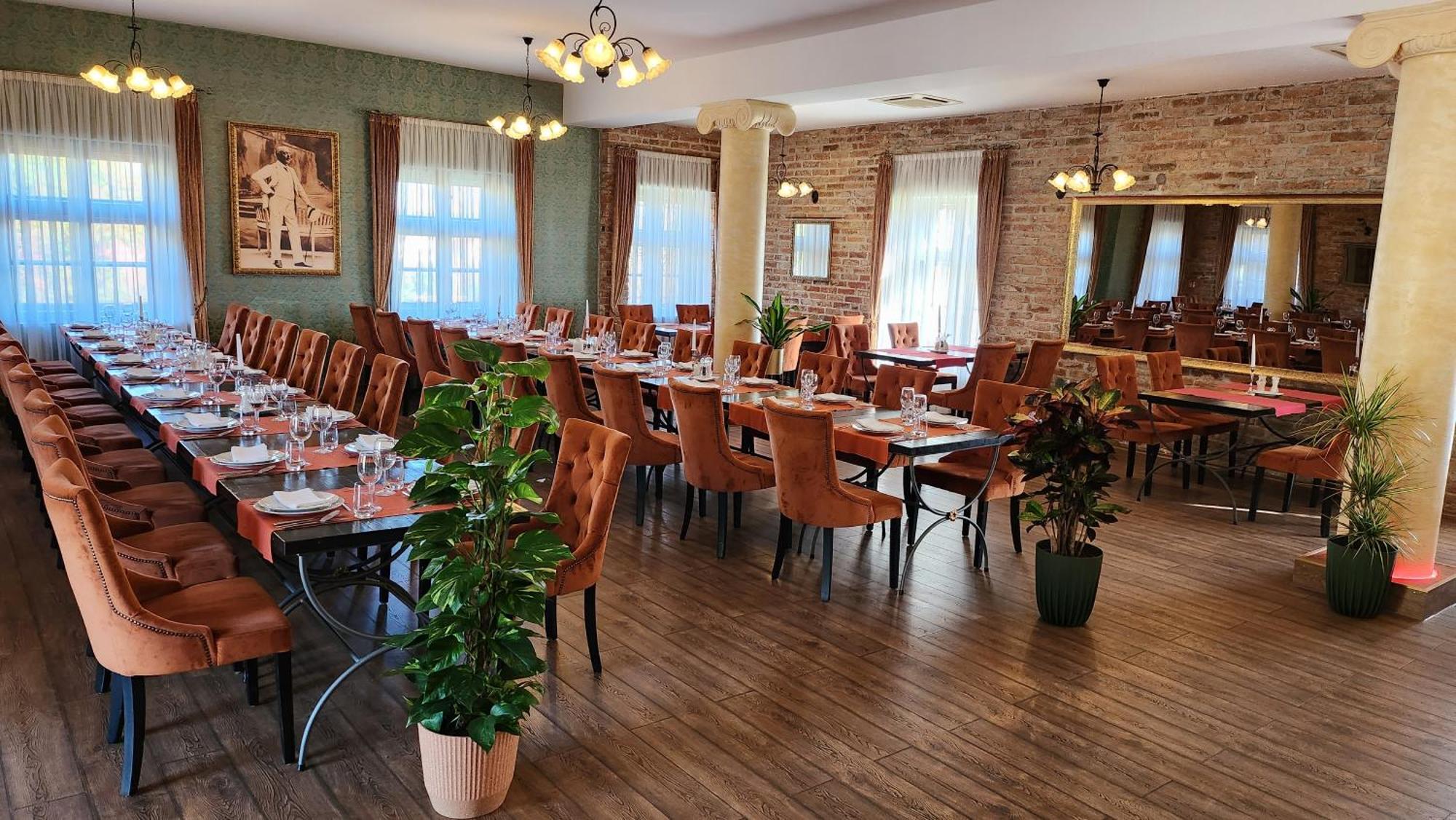 Hotel & Restoran Dvorac Gjalski Zabok Exterior foto
